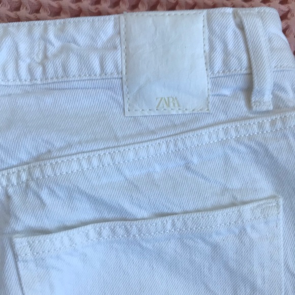 Zara Z1975 High Rise Straight Leg Raw Hem Rigid White Jeans 6164/059/250 Size 6 - Picture 13 of 16